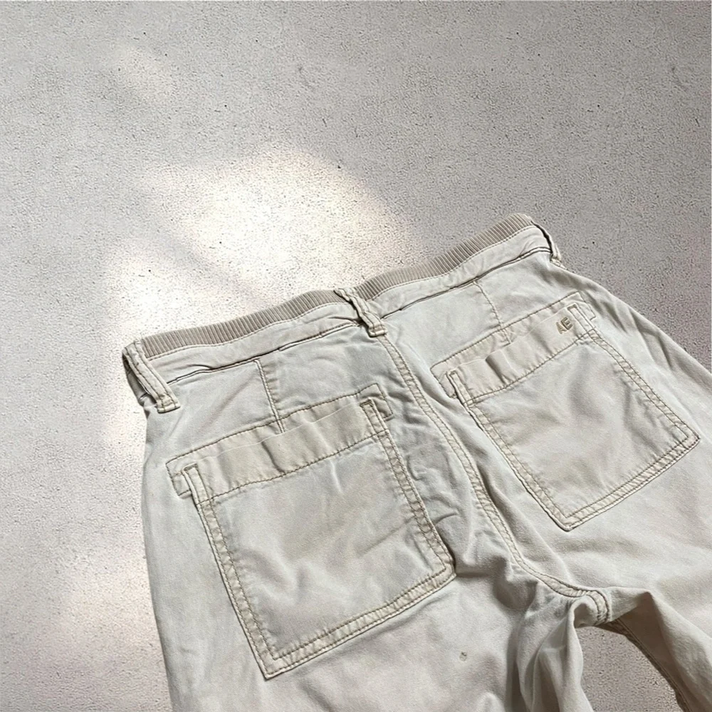 American Eagle Outfitters Mid Rise Cream Beige Cargo Style Wide Leg Pants - Picture 5 of 9